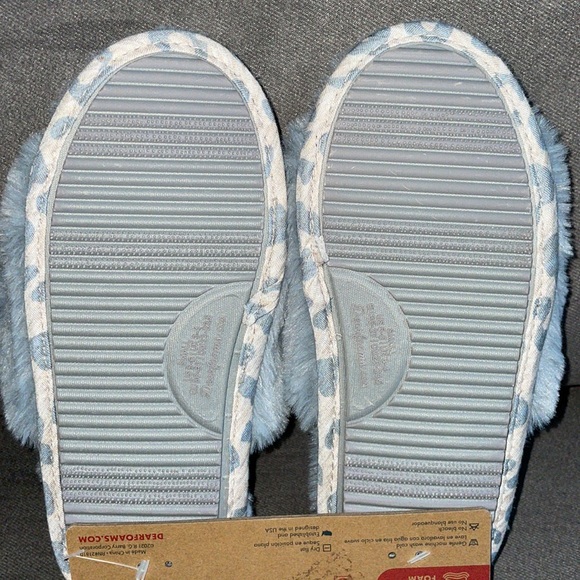 NWT. Dearfoams slippers. Size Small 5-6 - Picture 5 of 5